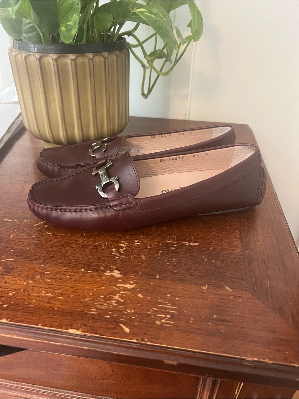 Salvatore Ferragamo Burgundy Leather "Saba" Gancini Loafers 8.5 - Picture 2 of 9